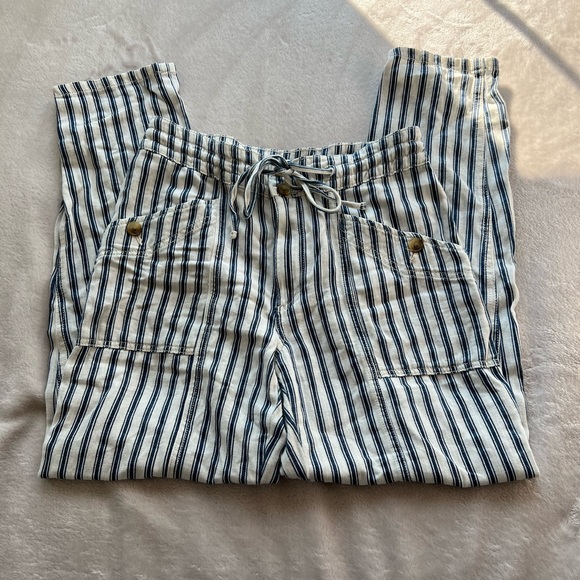 American Eagle Outfitters Pants - AE blue and white pants